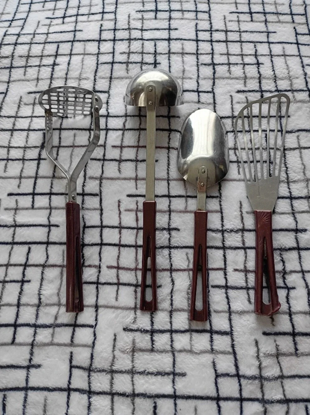 50s 60s Stanhome Vintage Stainless Steel Kitchen Utensil Set with Brown Handles